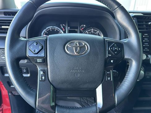 Used 2022 Toyota 4Runner TRD Off-Road image 17