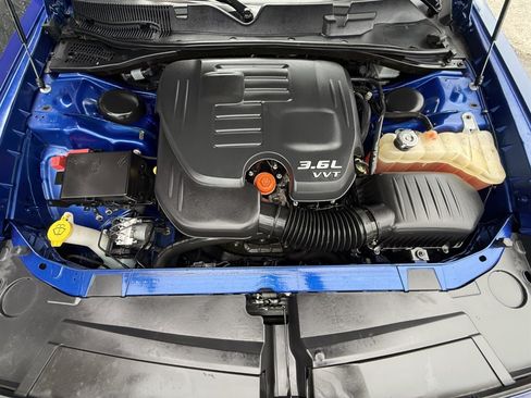 Used 2019 Dodge Challenger SXT w/ Blacktop Package RWD image 29