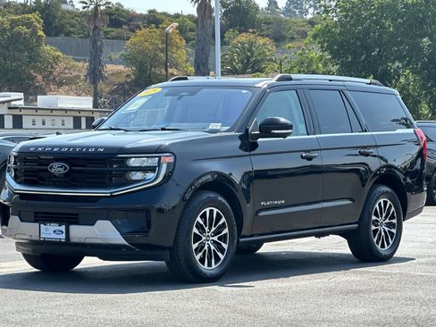 Certified 2025 Ford Expedition Platinum AWD/4WD image 7
