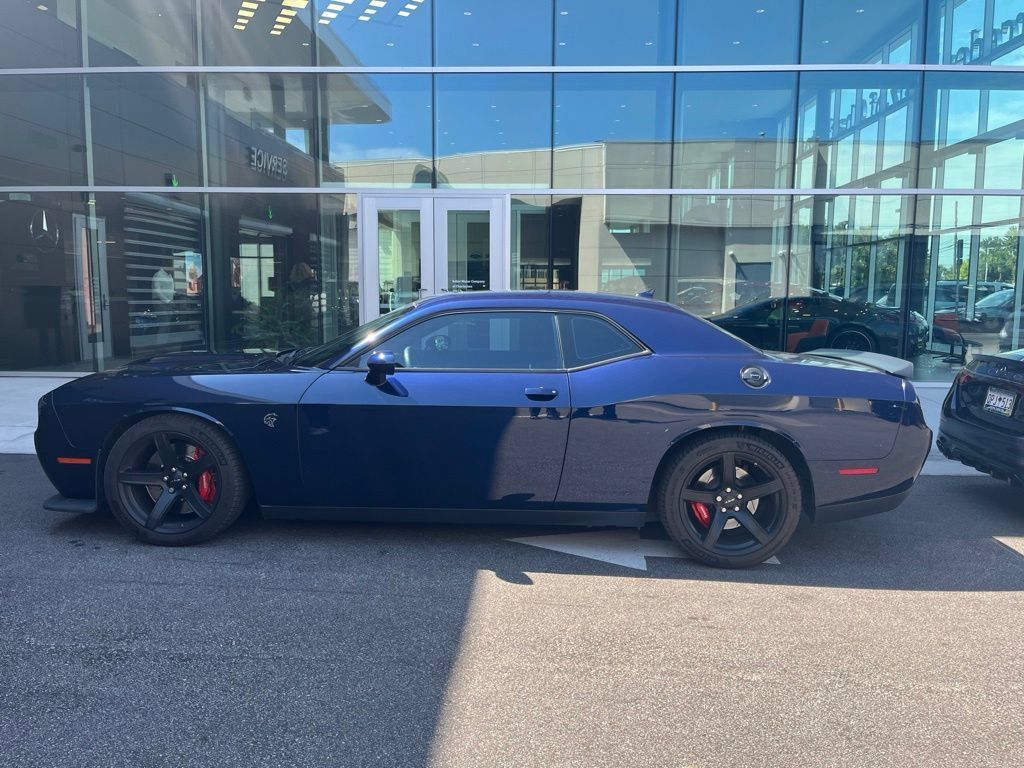 Used 2017 Dodge Challenger SRT Hellcat RWD image 9