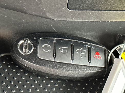 Used 2021 Nissan Rogue Sport SV image 33