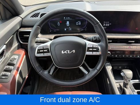 Used 2024 Kia Telluride EX w/ EX Captain's Chair Package AWD/4WD image 13
