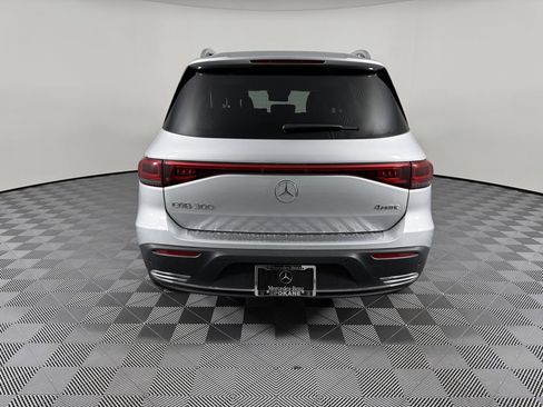 Used 2023 Mercedes-Benz EQB 300 4MATIC image 7