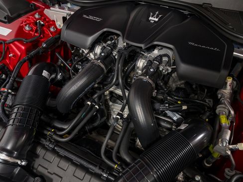 Used 2024 Maserati GranCabrio Trofeo image 38