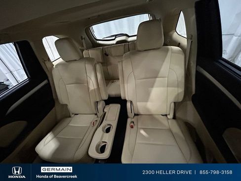 Used 2019 Toyota Highlander XLE AWD/4WD image 28
