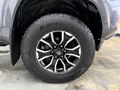 Used 2021 Toyota Tacoma TRD Sport image 28