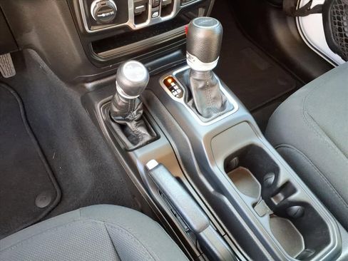 Used 2023 Jeep Gladiator Sport image 27