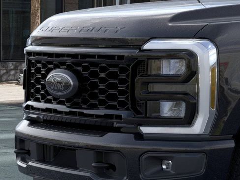 New 2026 Ford F250 Lariat w/ Black Appearance Package AWD/4WD image 17