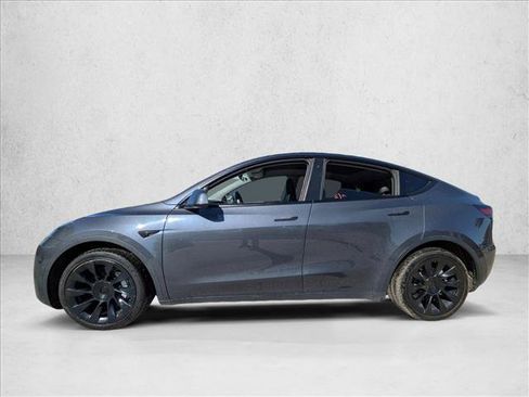 Used 2022 Tesla Model Y Long Range image 2