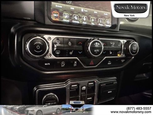 Used 2021 Jeep Gladiator Overland image 19