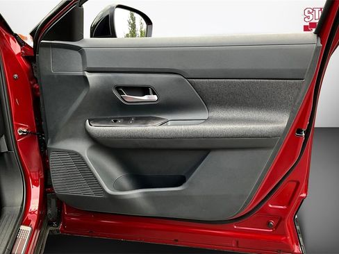 New 2025 Nissan Kicks SV w/ SV Premium Package image 29