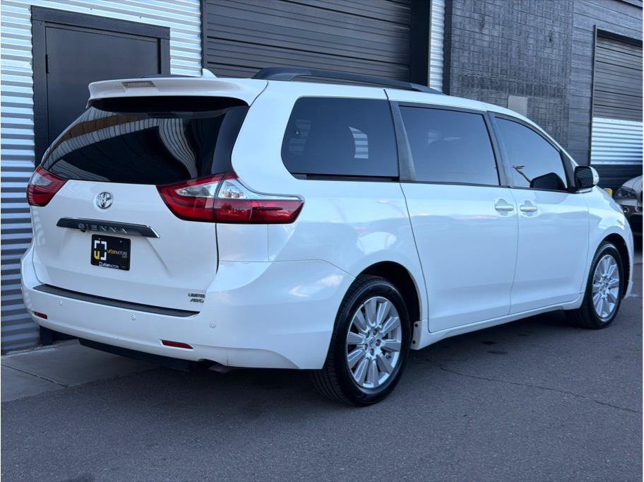 Used 2017 Toyota Sienna Limited Premium AWD/4WD image 3