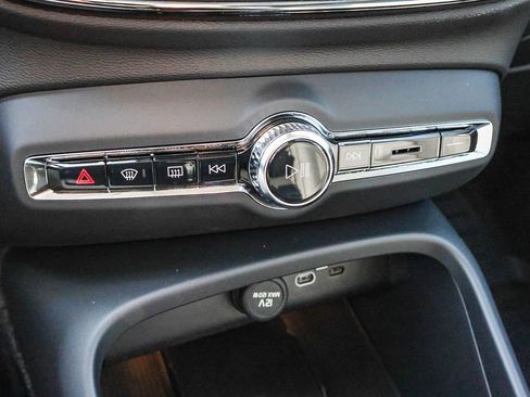 New 2026 Volvo XC40 B4 Plus w/ Climate Package image 32