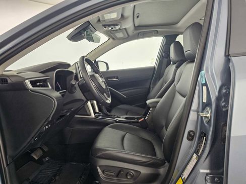 Used 2024 Toyota Corolla Cross XLE w/ Convenience Package image 21