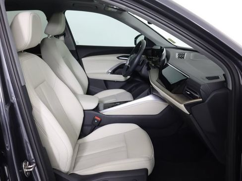 Used 2025 Audi Q5 Premium w/ Convenience Package AWD/4WD image 13