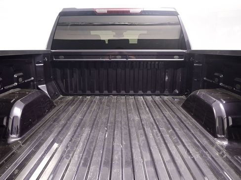 Used 2022 Chevrolet Silverado 1500 LT RWD image 31