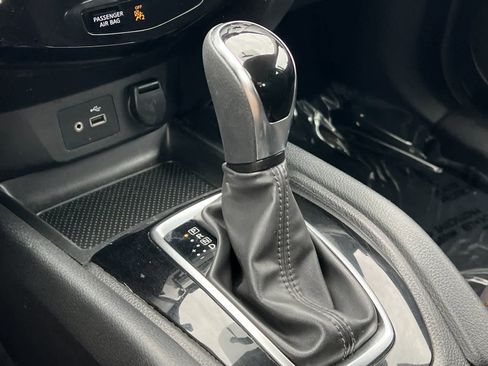 Used 2019 Nissan Rogue Sport S w/ Appearance Package FWD image 22