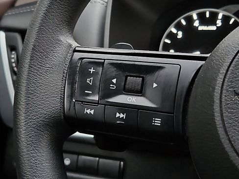 Certified 2023 Nissan Rogue SV image 19