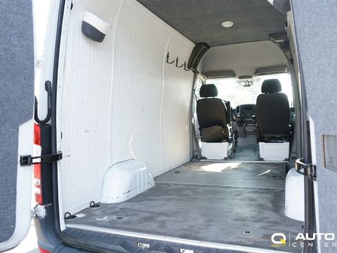 Used 2014 Mercedes-Benz Sprinter 2500 image 7