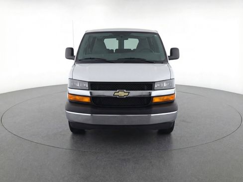 Used 2025 Chevrolet Express 3500 LT w/ LT Preferred Equipment Group image 2