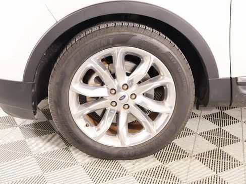 Used 2015 Ford Explorer XLT w/ Equipment Group 202B image 19