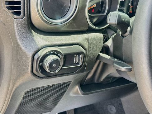 Used 2023 Jeep Wrangler Unlimited Sahara AWD/4WD image 11