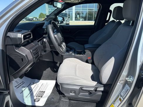 Certified 2025 Toyota Tacoma SR5 AWD/4WD image 7