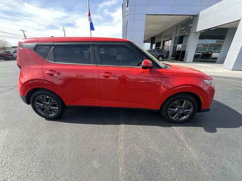 Used 2022 Kia Soul EX image 8