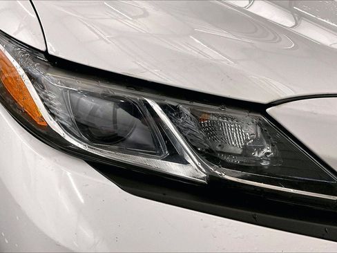 Used 2019 Toyota Camry SE image 27