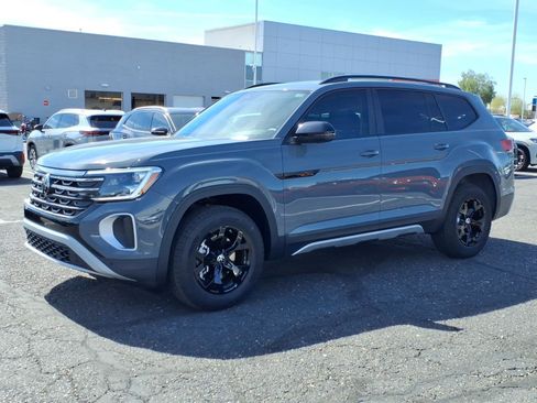 New 2026 Volkswagen Atlas Peak Edition image 3