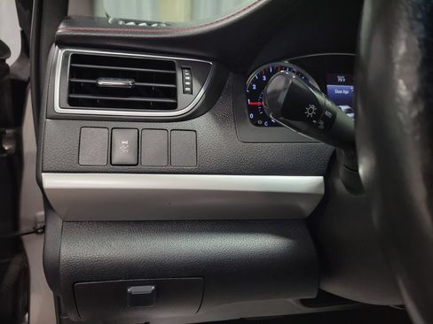 Used 2016 Toyota Camry SE FWD image 20