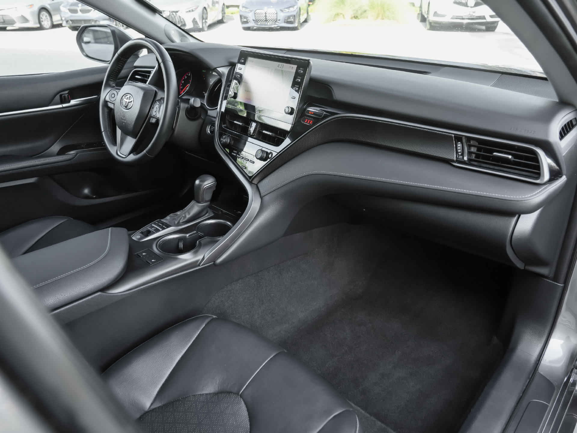 Used 2022 Toyota Camry XSE w/ Navigation Package FWD image 40