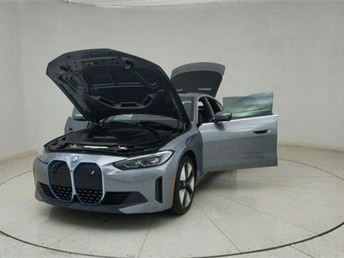 Used 2023 BMW i4 eDrive35 w/ Premium Package image 72