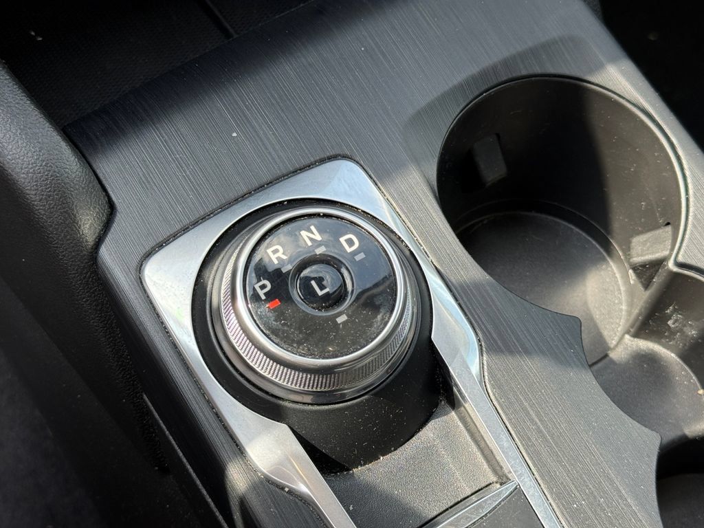 Used 2025 Ford Escape Active AWD/4WD image 30
