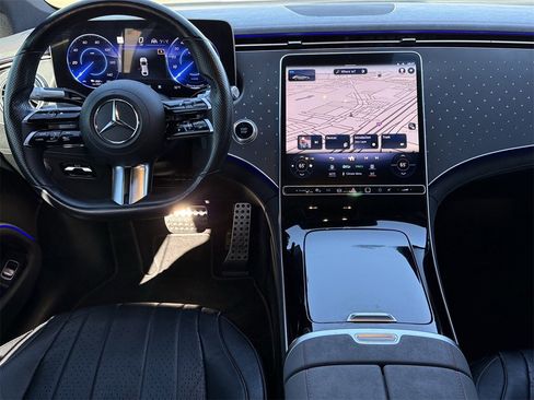 Used 2022 Mercedes-Benz EQS 450+ Sedan image 11