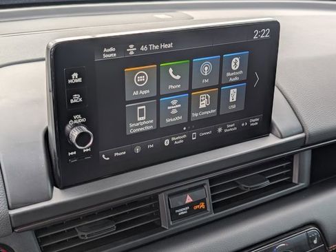 Used 2025 Honda Pilot TrailSport image 26