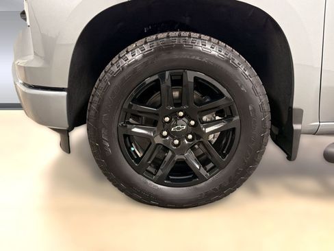 Used 2025 Chevrolet Silverado 1500 Custom w/ Turbomax Blackout Package RWD image 11