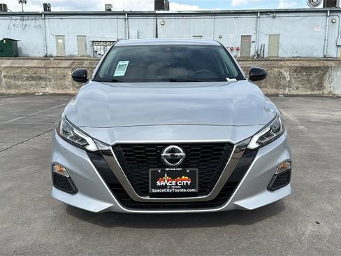Used 2021 Nissan Altima 2.5 SR image 2