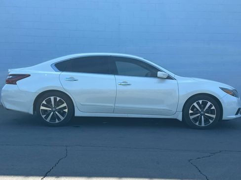 Used 2017 Nissan Altima 2.5 SR image 9