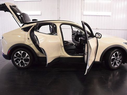 Used 2025 Ford Mustang Mach-E Select image 33