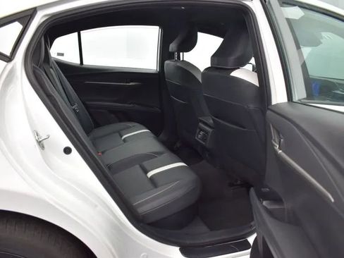 Used 2025 Toyota Camry SE image 18