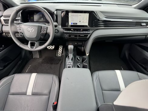 Used 2025 Toyota Camry SE image 22