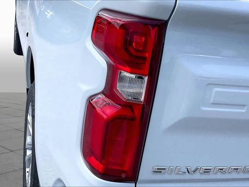 New 2026 Chevrolet Silverado 1500 LTZ w/ LTZ Premium Package AWD/4WD image 14