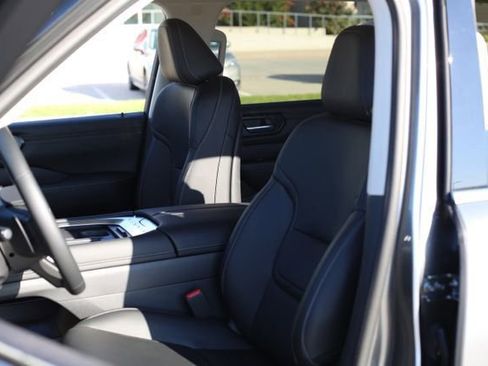 New 2026 Nissan Armada SV image 9