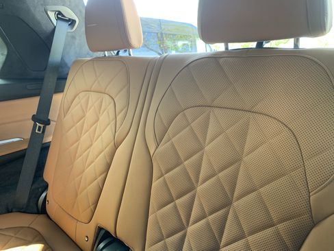 Used 2025 BMW X7 xDrive40i w/ M Sport Package image 34