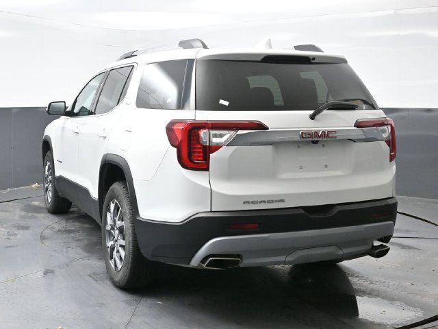 Used 2023 GMC Acadia SLT FWD image 2
