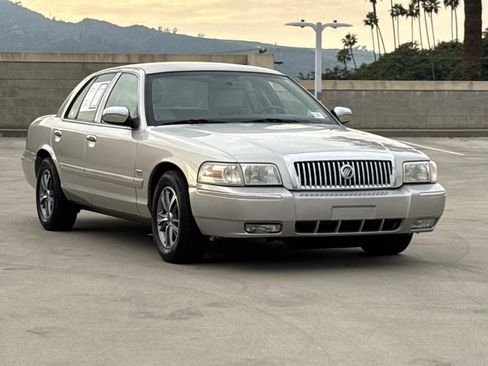 Used 2008 Mercury Grand Marquis LS image 2