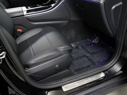 Used 2023 Mercedes-Benz GLC 300 4MATIC image 35