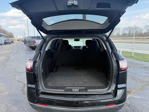 Used 2017 Chevrolet Traverse LT image 14