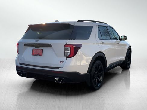 Used 2022 Ford Explorer ST w/ ST Street Pack image 5